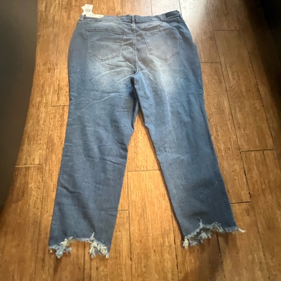 Nicole Miller Blue Ankle Cropped Distressed Jeans - Picture 2 of 5